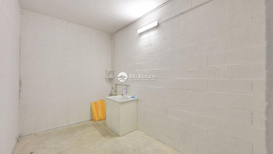 Elegant four-room apartment for sale in Toscolano