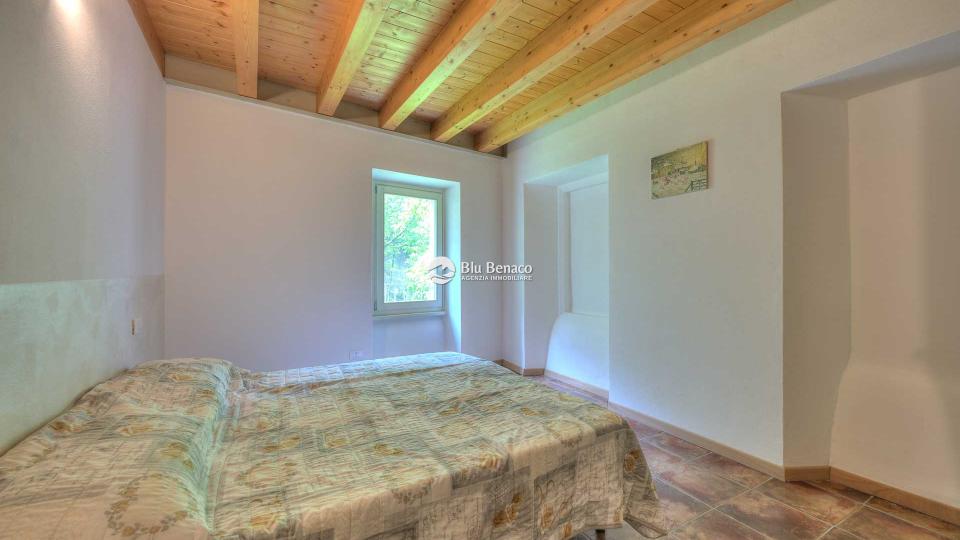 Property for sale in Camerate
