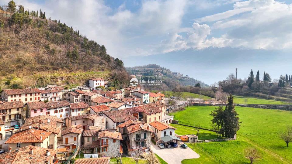 Porzione cielo terra in vendita a Navazzo 