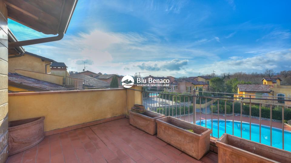 Attico vista lago, in vendita Manerba Del Garda. 