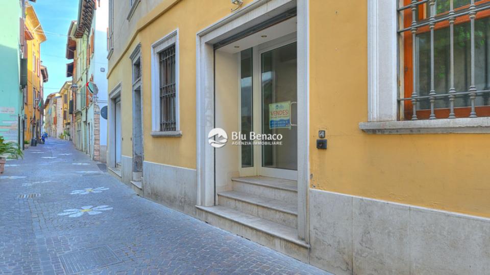 Commercial space for sale in Salò 