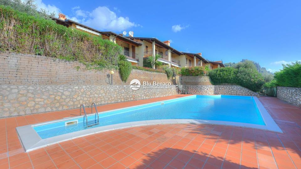 Elegant four-room apartment for sale in Toscolano