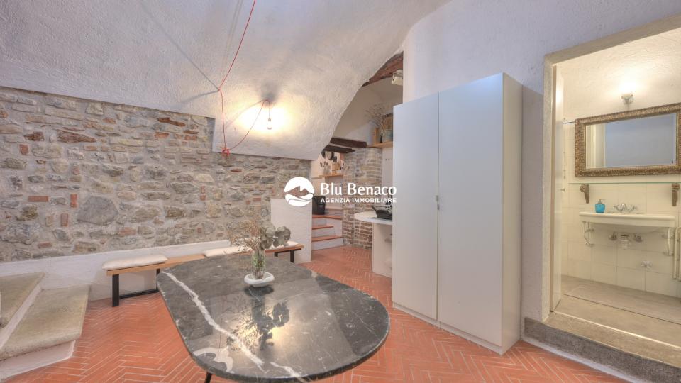 Appartamento piano terra, in vendita porto di Gargnano 