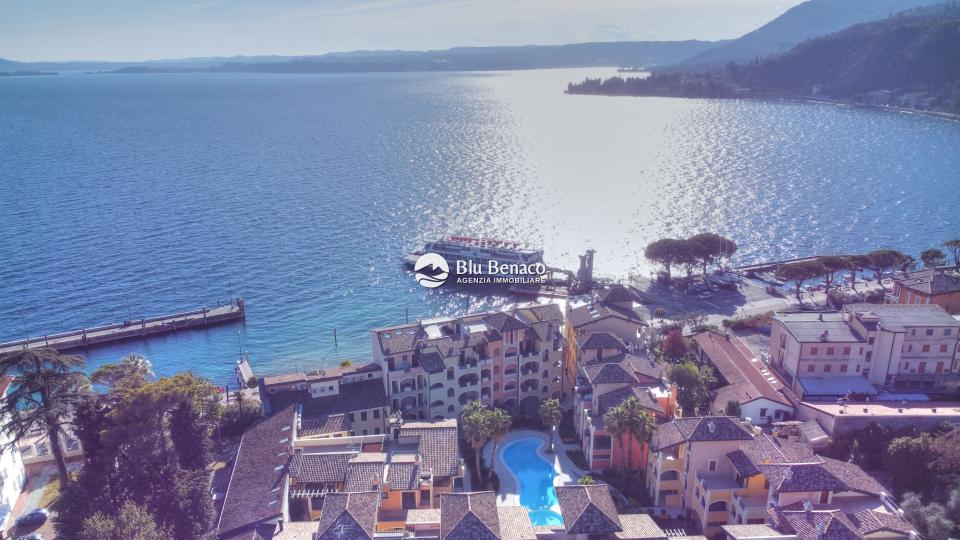 Three-room apartment in prestigious residence near the lake