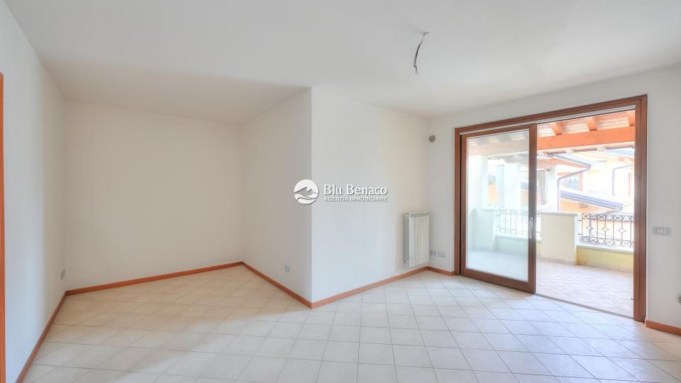 Unmissable three-room apartment for sale in Maderno