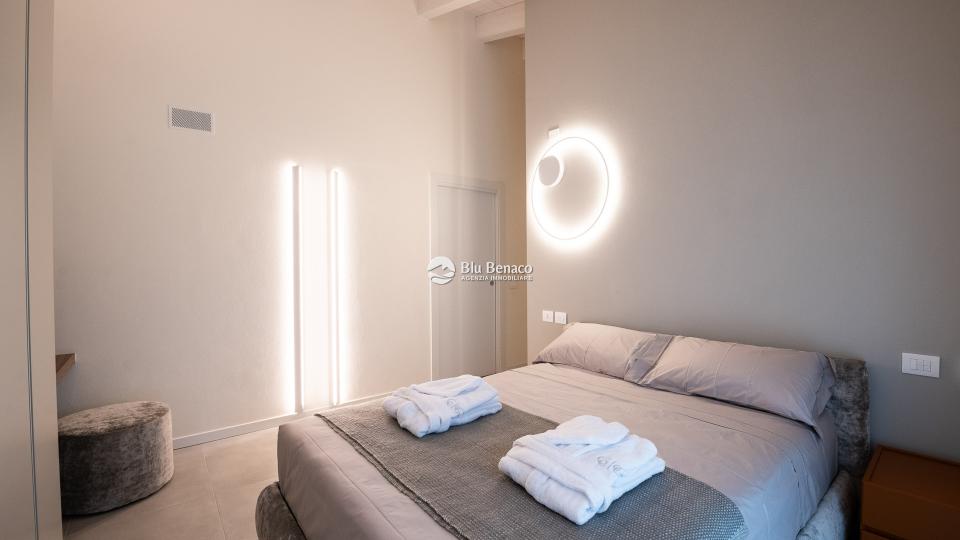 Villa zu verkaufen in Padenghe sul Garda