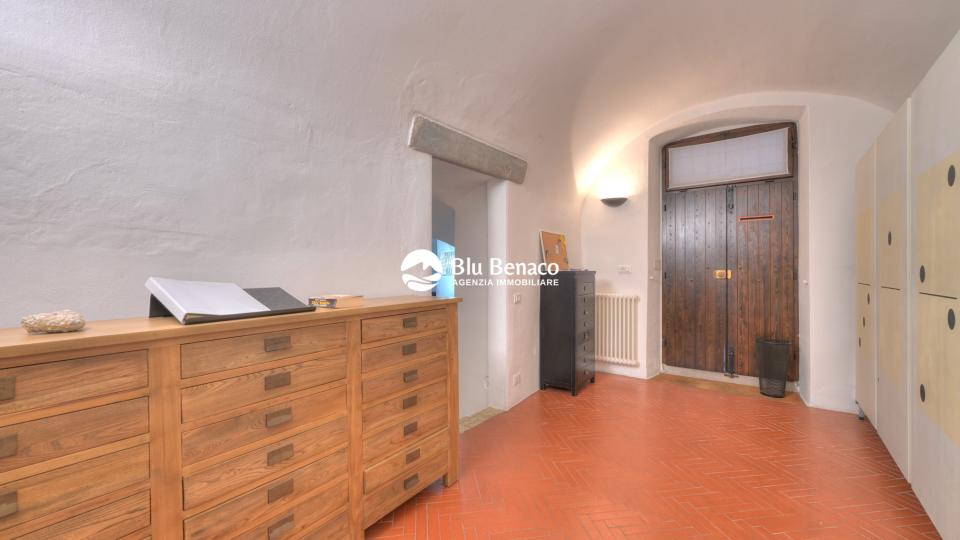 Appartamento piano terra, in vendita porto di Gargnano 