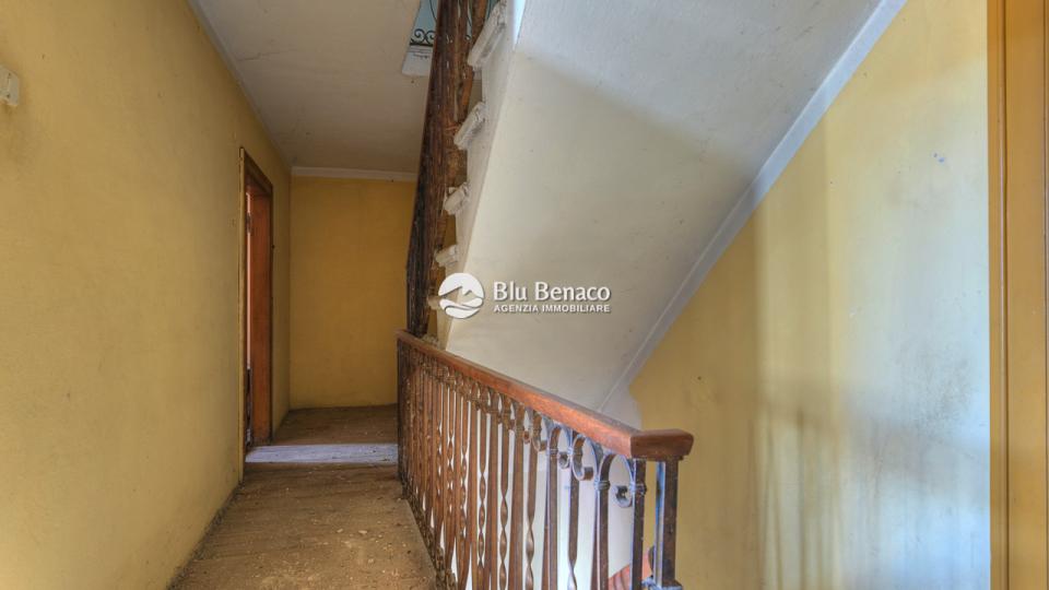 Porzione cielo terra in vendita a Navazzo 