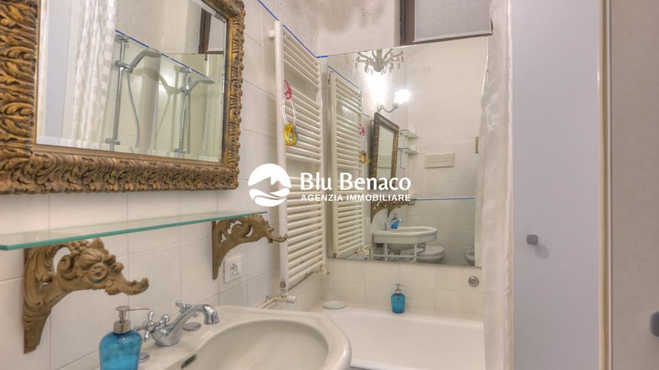 Appartamento piano terra, in vendita porto di Gargnano 