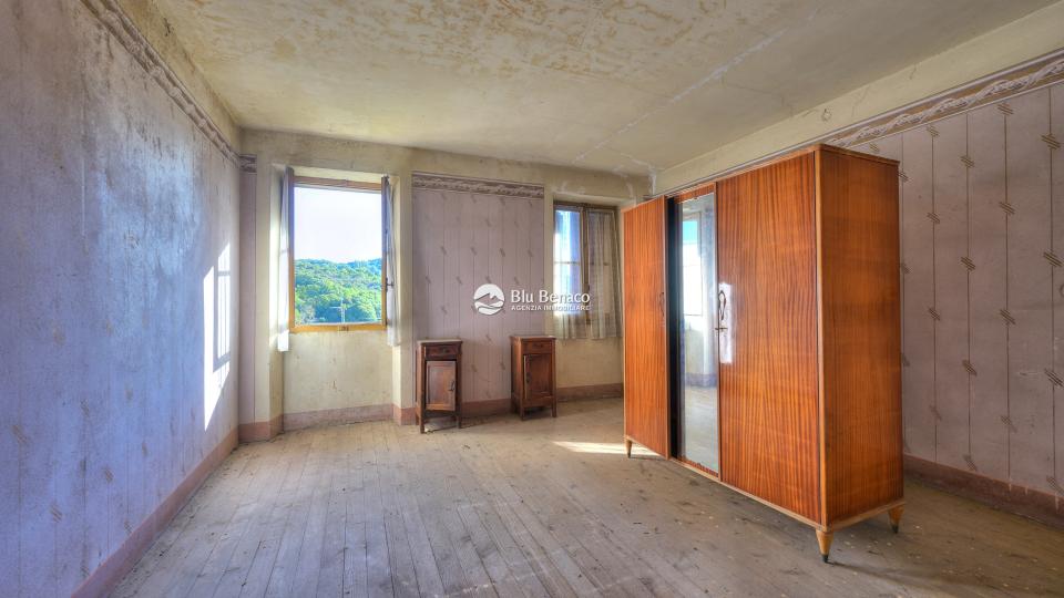 Porzione cielo terra in vendita a Navazzo 