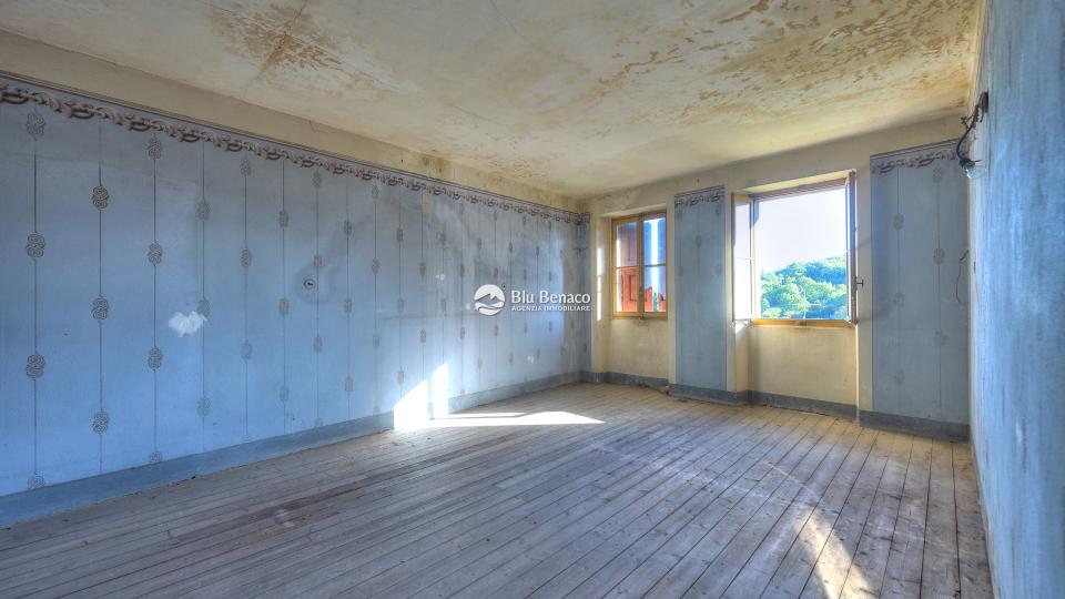 Porzione cielo terra in vendita a Navazzo 