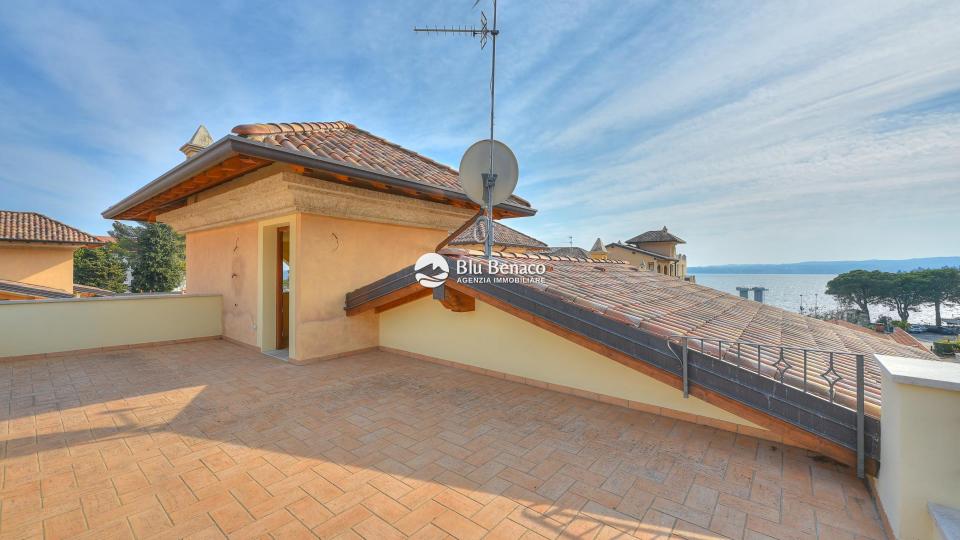 Unmissable three-room apartment for sale in Maderno