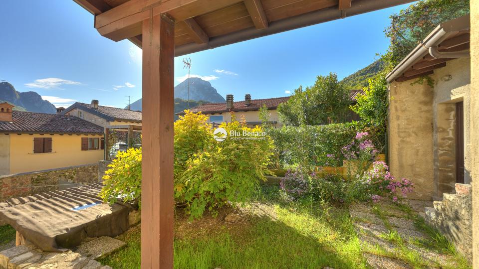 Porzione cielo terra in vendita a Navazzo 