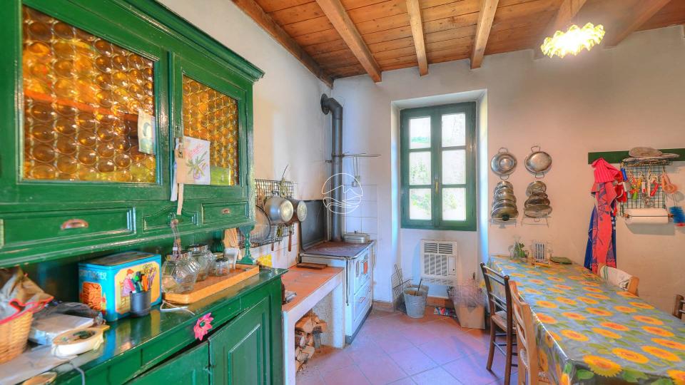 Farmhouse for sale in the hills of Toscolano Maderno