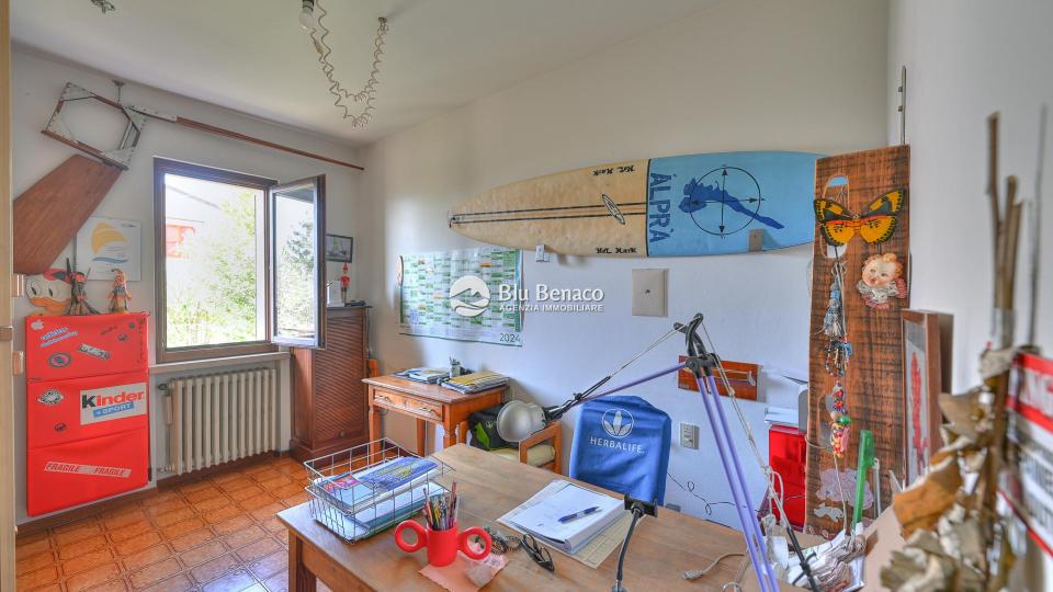 Detached villa with panoramic view in Montemaderno