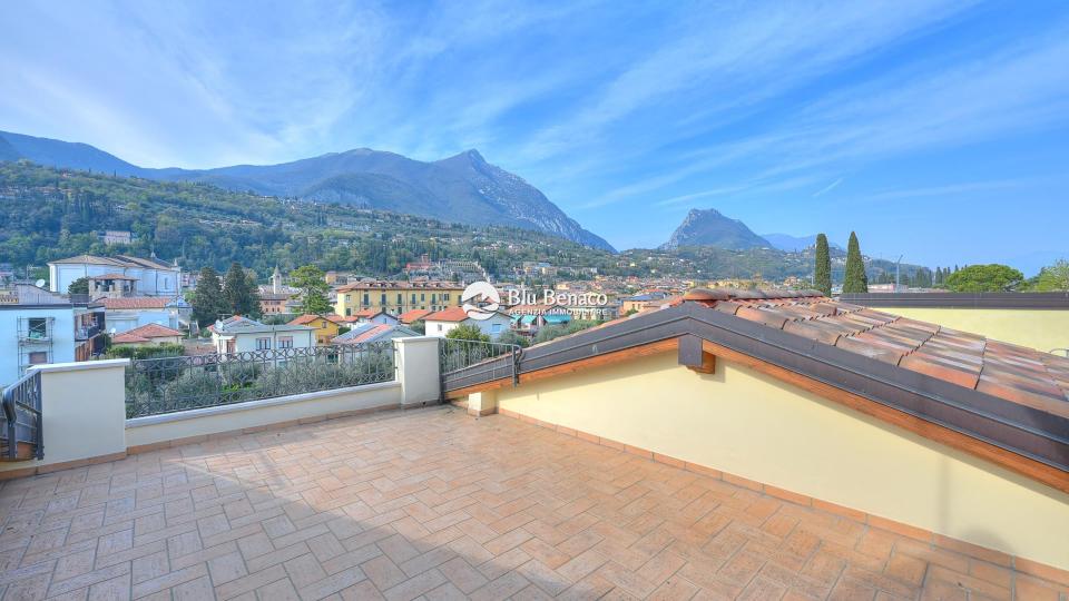 Unmissable three-room apartment for sale in Maderno
