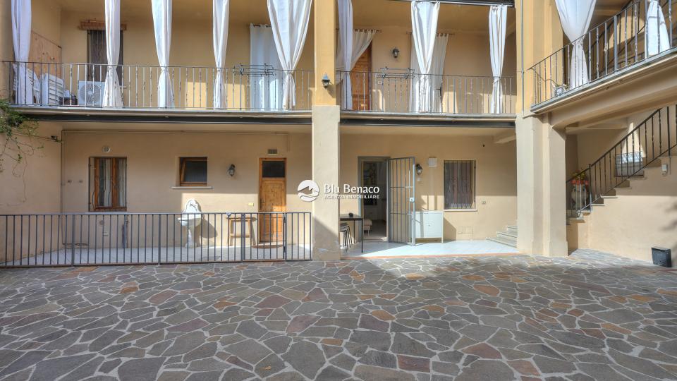 Villa on Hollywood Boulevard