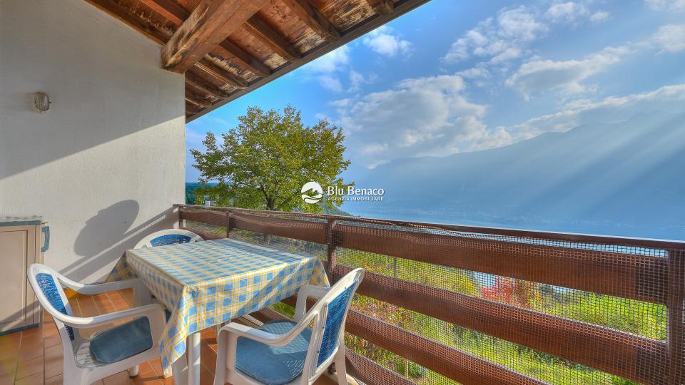 Lake-view apartment for sale in Tignale Lake-view apartment for sale in Tignale