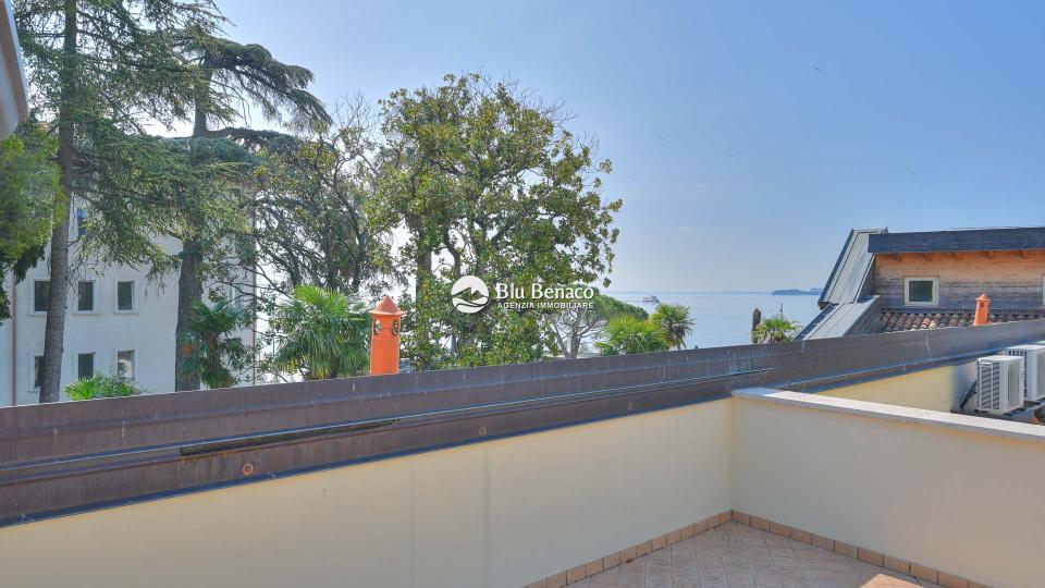 Imperdibile bilocale con terrazza in vendita a Maderno