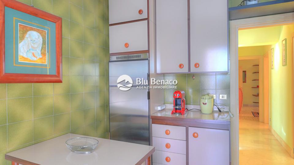 Elegant three-room apartment for sale in Maderno