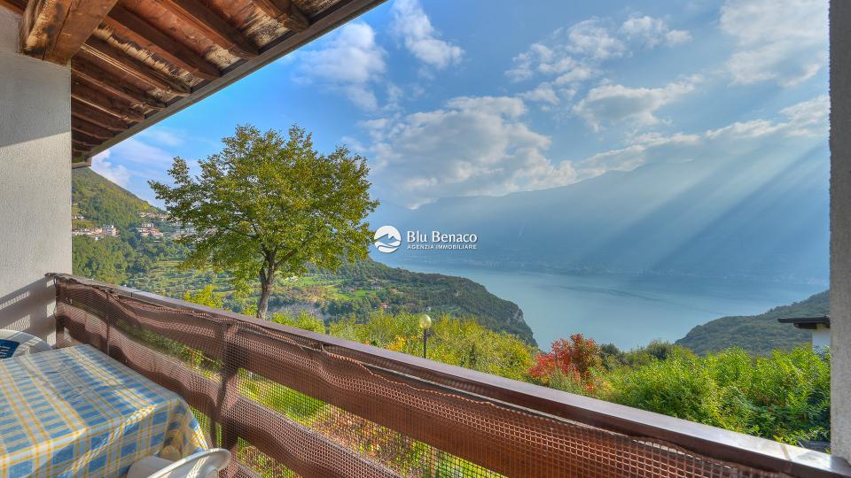 Lake-view apartment for sale in Tignale Lake-view apartment for sale in Tignale