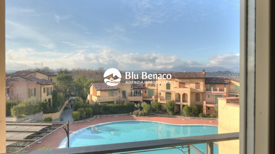 Attico vista lago, in vendita Manerba Del Garda. 