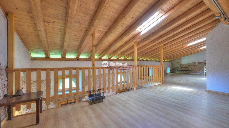 Property for sale in Camerate