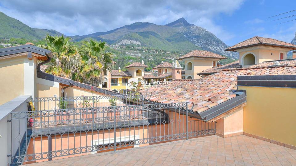 Imperdibile bilocale con terrazza in vendita a Maderno