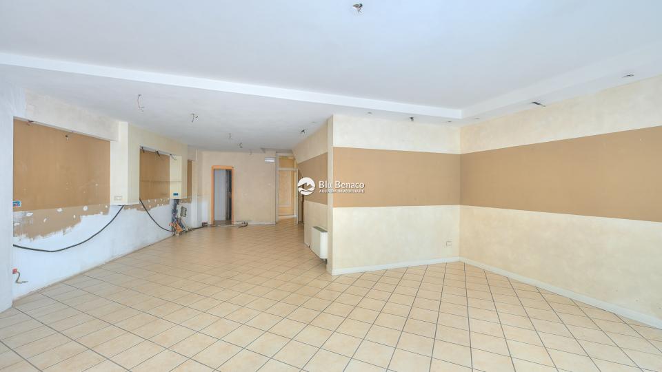 Commercial space for sale in Salò 