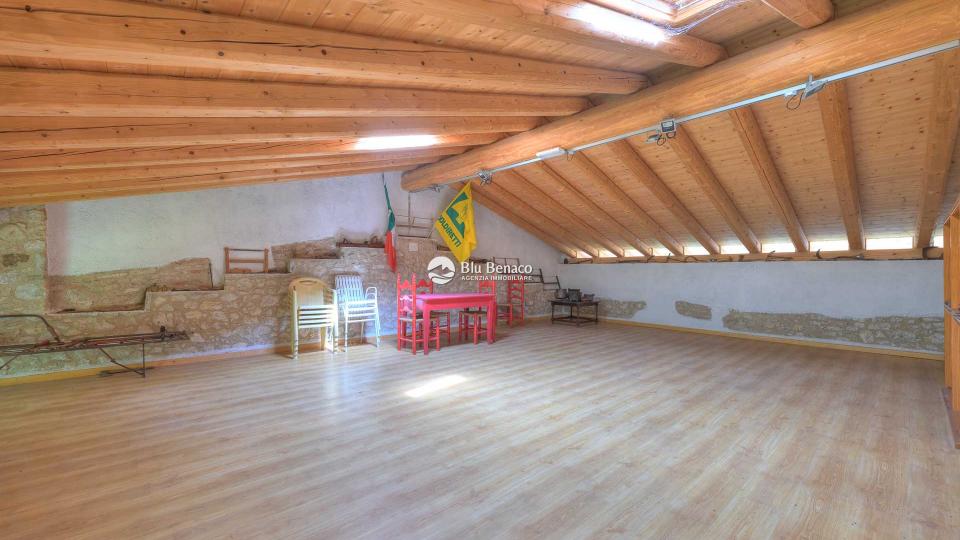 Property for sale in Camerate