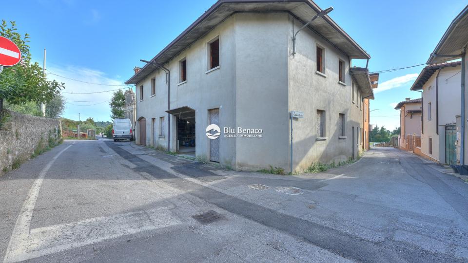 Muscoline, villetta a schiera con box auto e giardino 