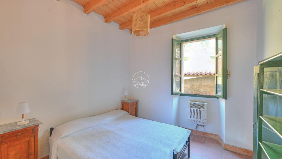 Farmhouse for sale in the hills of Toscolano Maderno