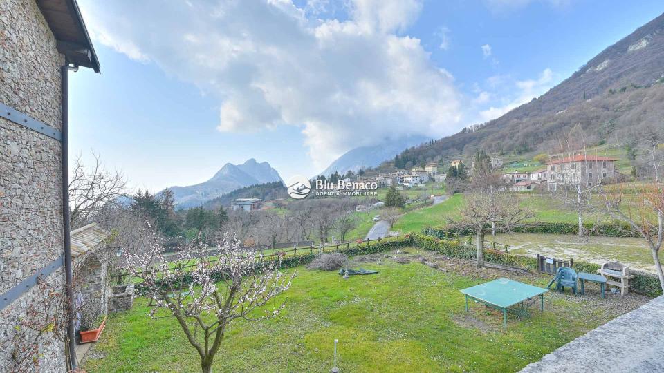 Apartment in Liano- hamlet of Gargnano