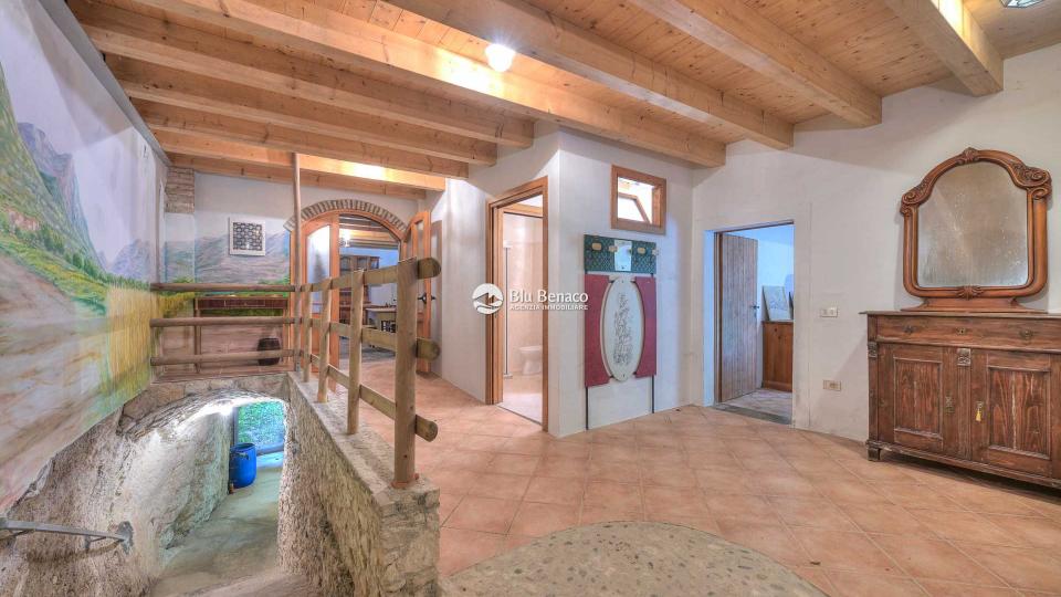 Property for sale in Camerate