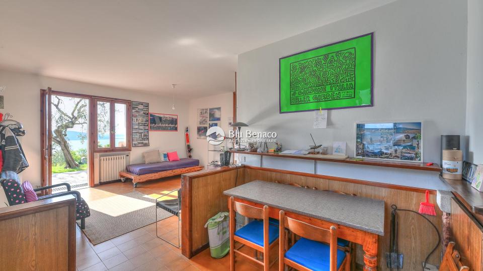 Detached villa with panoramic view in Montemaderno