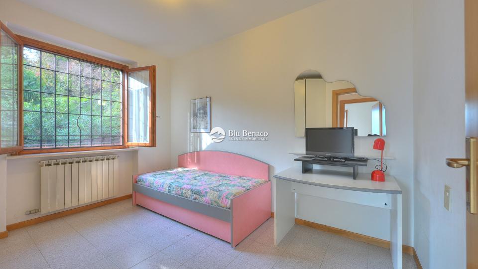 Lake-view apartment for sale in Tignale Lake-view apartment for sale in Tignale