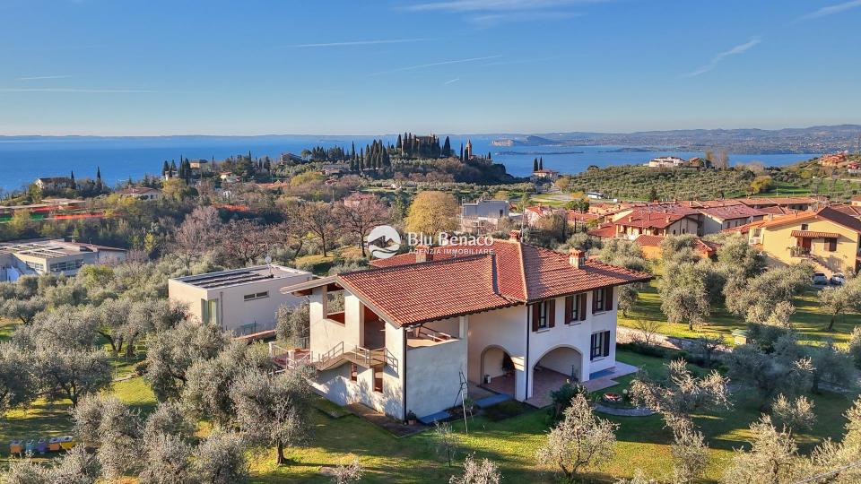 Villa indipendente con vista panoramica a Gaino