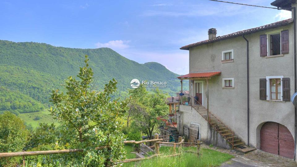 Terracielo in vendita alla Costa frazione di Gargnano 