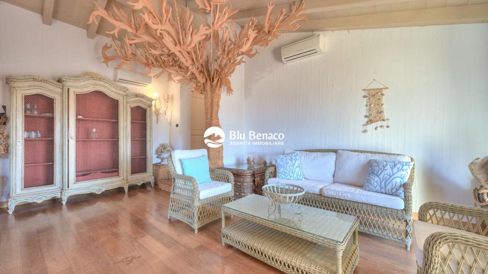 Attico vista lago, in vendita Manerba Del Garda. 