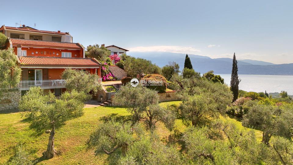 Villa on Hollywood Boulevard