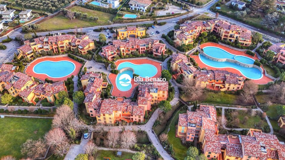 Attico vista lago, in vendita Manerba Del Garda. 