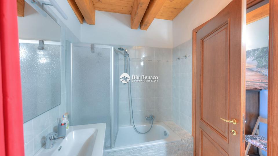 Lovely two-room apartment for sale in Maderno