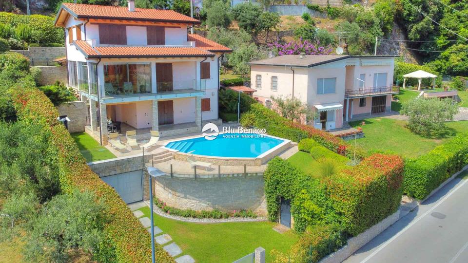 Villa with wonderful lake view in Gaino