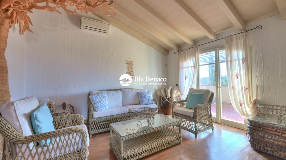 Attico vista lago, in vendita Manerba Del Garda. 