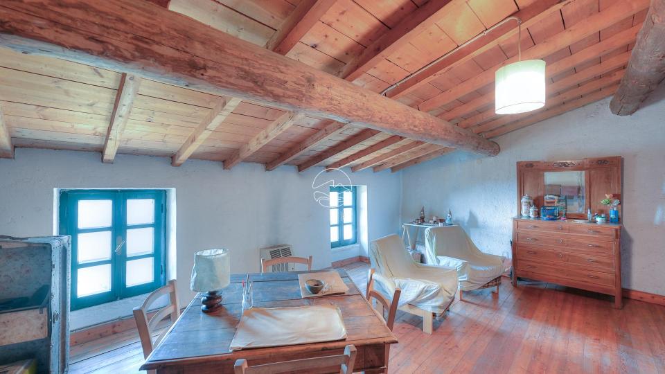 Farmhouse for sale in the hills of Toscolano Maderno