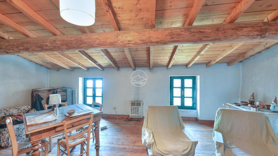 Farmhouse for sale in the hills of Toscolano Maderno