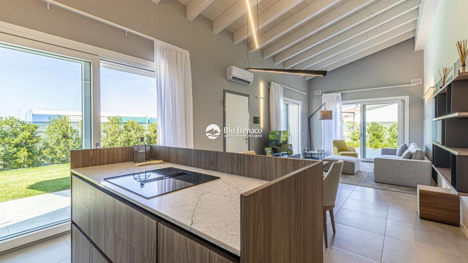 Villa on Hollywood Boulevard