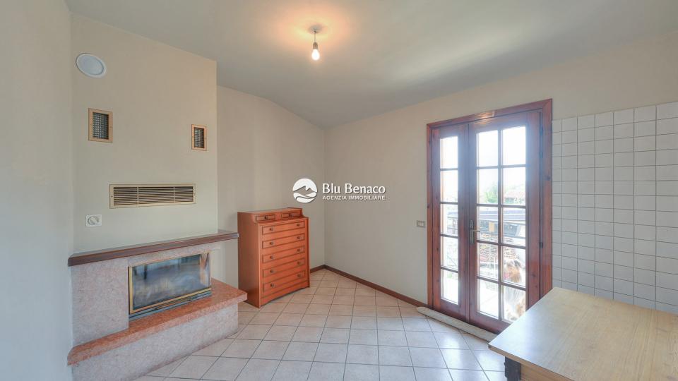 Detached property for sale in the historical center of Toscolano Maderno