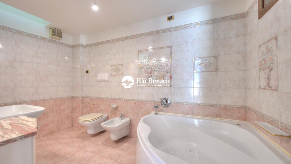 villa indipendente, in vendita roè volciano