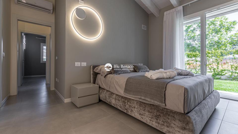 Villa zu verkaufen in Padenghe sul Garda